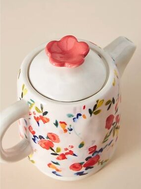 Anthropologie Luna Tea for One Ceramic Teapot with Pink Flower Lid Knob